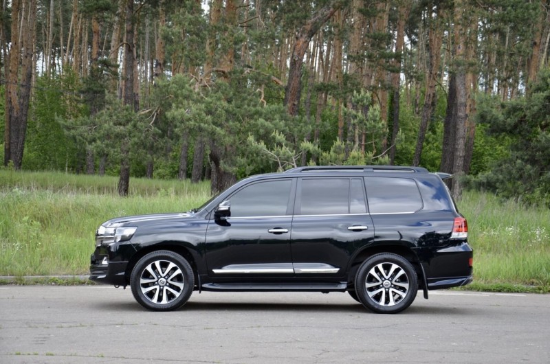 Toyota Land Cruiser 200