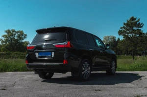 Lexus LX450D