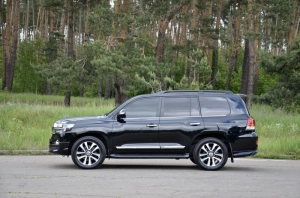 Toyota Land Cruiser 200